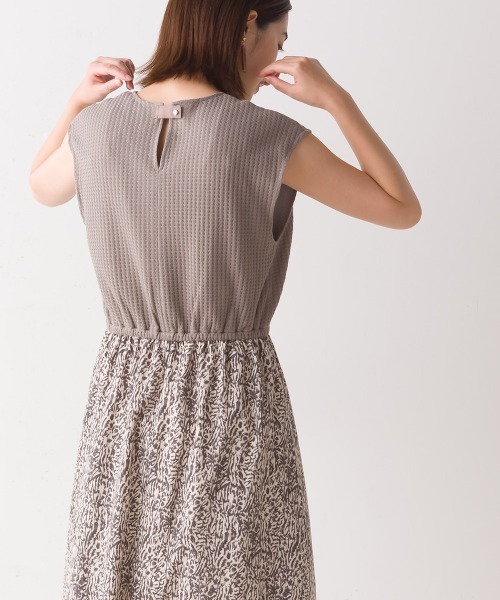 FURRY(ファーリー)の「かぎ針切替ロングワンピース(ワンピース・レディース・ベージュ/グレー・FREE)」の9枚目の写真