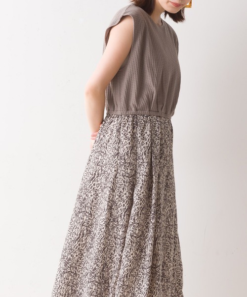 FURRY(ファーリー)の「かぎ針切替ロングワンピース(ワンピース・レディース・ベージュ/グレー・FREE)」の11枚目の写真