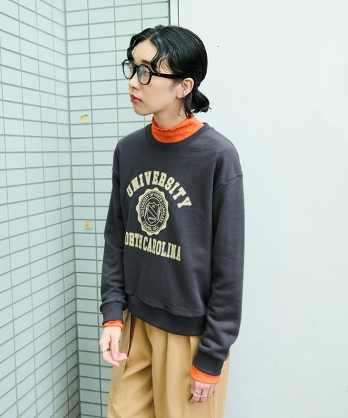 Auntie Rosa Holiday（アンティローザホリデー）の「裏毛カレッジロゴスウェット（スウェット・レディース・チャコールグレー/グレー・FREE）」の3枚目の写真
