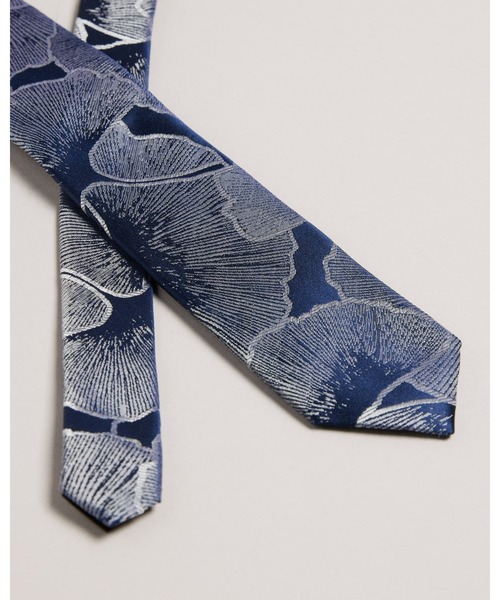 Ted Baker（テッドベーカー）の「FLORREN シルク ネクタイ(フラワーデザイン)（ネクタイ・メンズ・ネイビー・O/S）」の3枚目の写真