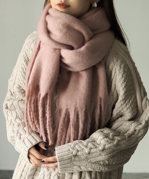 Riberry（リベリー）の「ボリュームフリンジマフラー（マフラー・レディース・ダークグリーン/グリーン/コーラルピンク/ブラック/グレイッシュブルー/ホワイト/ブルー/ブラウン/マスタード/グレー/キャメル/ミント/ベージュ/ピンク/ボルドー・FREE）」の13枚目の写真