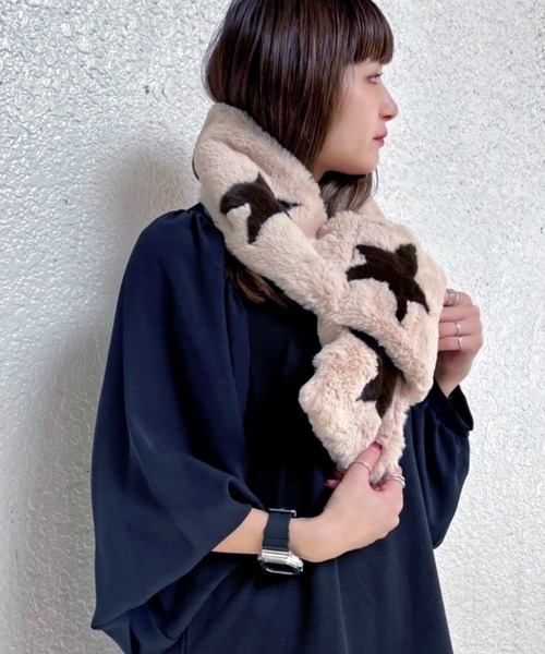 Scrap Book（スクラップブック）の「【Scrap Book】スターエコファーマフラー（マフラー・レディース・ホワイト/グレー/ベージュ・FREE）」の4枚目の写真