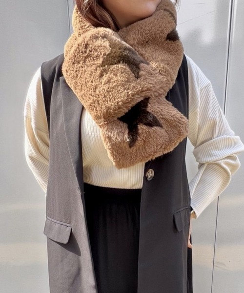 Scrap Book（スクラップブック）の「【Scrap Book】スターエコファーマフラー（マフラー・レディース・ホワイト/グレー/ベージュ・FREE）」の6枚目の写真