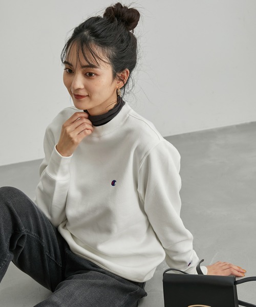 Champion(チャンピオン)の「【Champion/チャンピオン】裏起毛クルーネックスウェット(スウェット・レディース・ホワイト/ブラック/グレー/グリーン・38)」の2枚目の写真