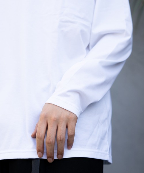 Lucien Pellat-Finet（ルシアンペラフィネ）の「lucien pellat-finet/ルシアン ペラフィネ/別注 LPF PARIS FEEL F**K FAITH ロングスリーブ Tシャツ（Tシャツ/カットソー・メンズ・ホワイト/ブラック・MEDIUM/LARGE/X-LARGE）」の6枚目の写真