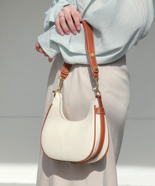 Bab（バブ）の「配色カラーラウンドショルダーバッグ（ショルダーバッグ・レディース・ブラック/アイボリー・ONESIZE）」の2枚目の写真