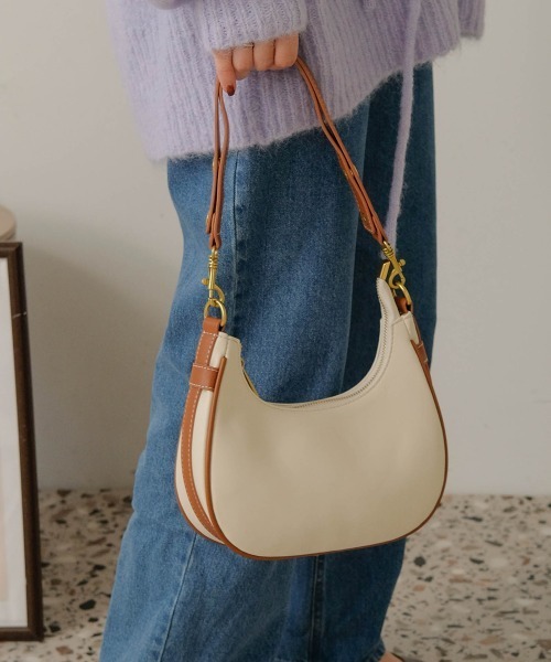 Bab（バブ）の「配色カラーラウンドショルダーバッグ（ショルダーバッグ・レディース・ブラック/アイボリー・ONESIZE）」の6枚目の写真