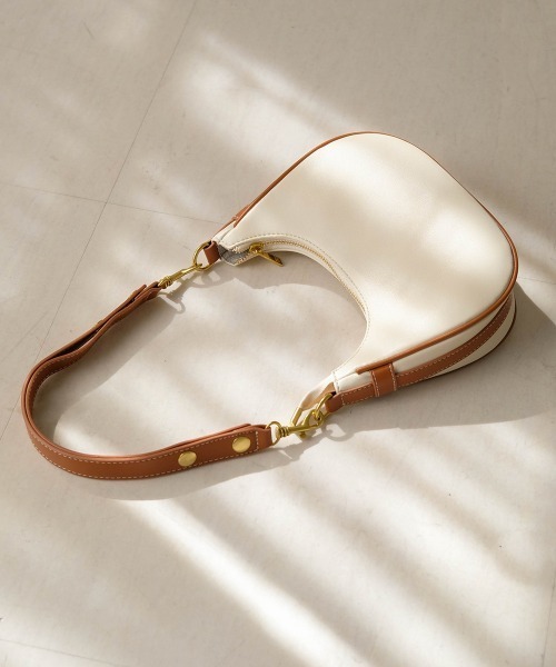 Bab（バブ）の「配色カラーラウンドショルダーバッグ（ショルダーバッグ・レディース・ブラック/アイボリー・ONESIZE）」の13枚目の写真