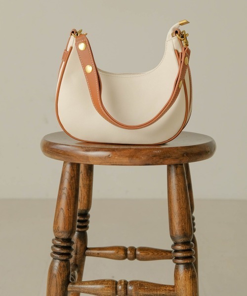 Bab（バブ）の「配色カラーラウンドショルダーバッグ（ショルダーバッグ・レディース・ブラック/アイボリー・ONESIZE）」の20枚目の写真