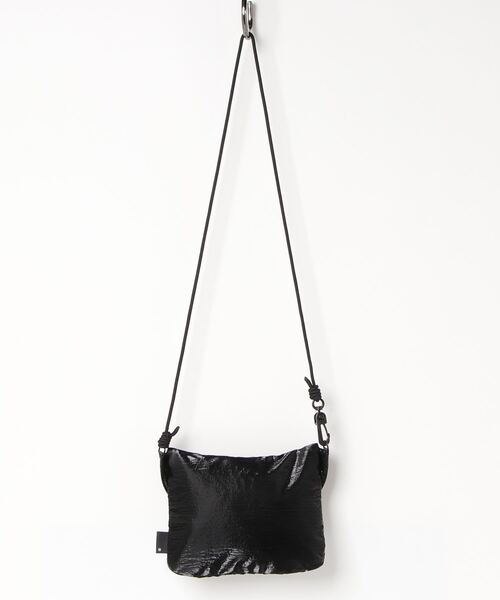 KIRSH(キルシー)の「A'GEM/9 × .kom 【KOREA KIRSH オリジナルライン】 PVC ミニサコッシュバッグ(バックパック/リュック・レディース・ブラック/グレー/アイボリー・FREE)」の4枚目の写真