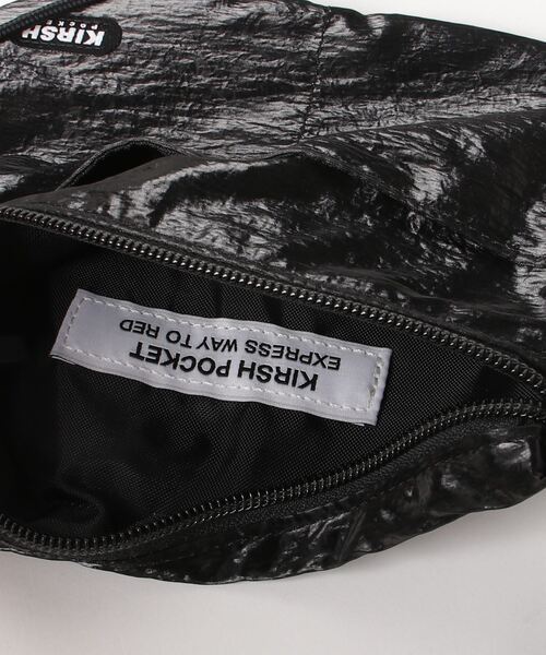 KIRSH(キルシー)の「A'GEM/9 × .kom 【KOREA KIRSH オリジナルライン】 PVC ミニサコッシュバッグ(バックパック/リュック・レディース・ブラック/グレー/アイボリー・FREE)」の6枚目の写真