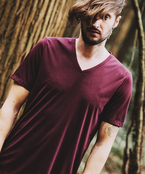 NO ID.（ノーアイディ）の「【NO ID.】Silket Smooth V-Neck T-Shirt / シルケット スムース Vネック Tシャツ（Tシャツ/カットソー・メンズ・ワイン/グレー/ホワイト/グリーン/ネイビー/ブラック・1/2）」の6枚目の写真