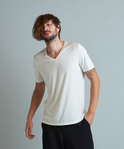 NO ID.（ノーアイディ）の「【NO ID.】Silket Smooth V-Neck T-Shirt / シルケット スムース Vネック Tシャツ（Tシャツ/カットソー・メンズ・ワイン/グレー/ホワイト/グリーン/ネイビー/ブラック・1/2）」の20枚目の写真