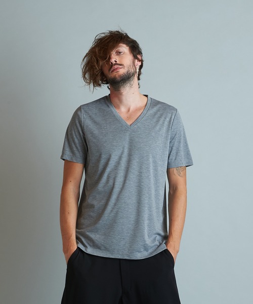 NO ID.（ノーアイディ）の「【NO ID.】Silket Smooth V-Neck T-Shirt / シルケット スムース Vネック Tシャツ（Tシャツ/カットソー・メンズ・ワイン/グレー/ホワイト/グリーン/ネイビー/ブラック・1/2）」の10枚目の写真