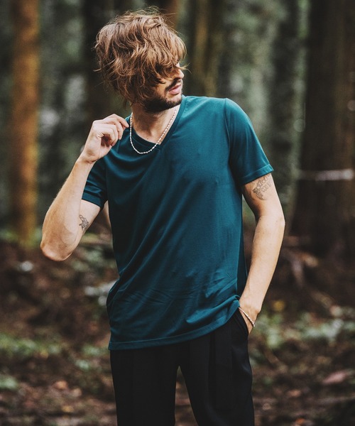 NO ID.（ノーアイディ）の「【NO ID.】Silket Smooth V-Neck T-Shirt / シルケット スムース Vネック Tシャツ（Tシャツ/カットソー・メンズ・ワイン/グレー/ホワイト/グリーン/ネイビー/ブラック・1/2）」の22枚目の写真