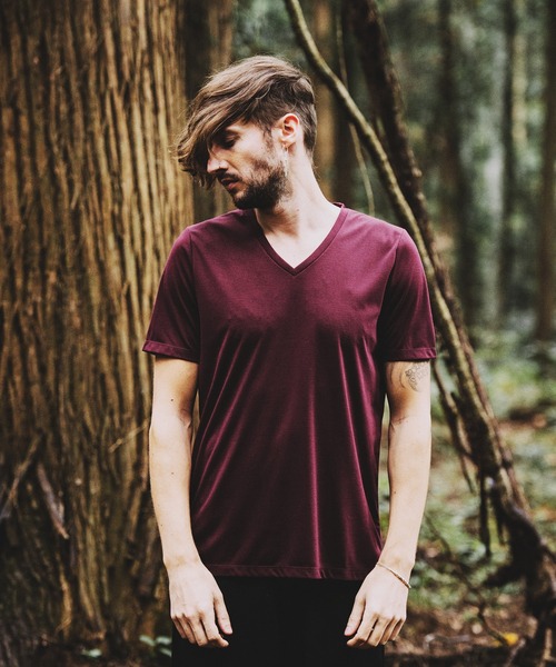 NO ID.（ノーアイディ）の「【NO ID.】Silket Smooth V-Neck T-Shirt / シルケット スムース Vネック Tシャツ（Tシャツ/カットソー・メンズ・ワイン/グレー/ホワイト/グリーン/ネイビー/ブラック・1/2）」の12枚目の写真