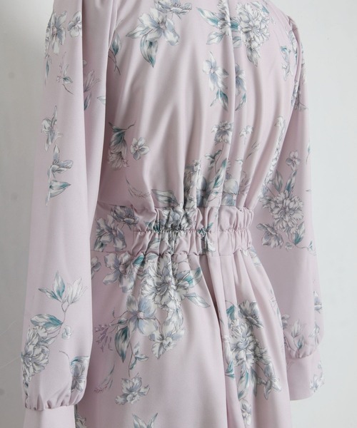tocco closet（トッコ　クローゼット）の「リボン付きスタンドカラーフラワープリントワンピース（ワンピース・レディース・グレー系その他/ラベンダー・M）」の21枚目の写真