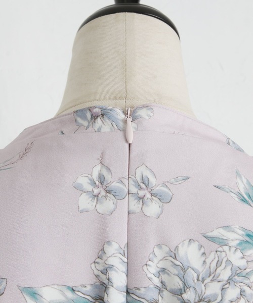 tocco closet（トッコ　クローゼット）の「リボン付きスタンドカラーフラワープリントワンピース（ワンピース・レディース・グレー系その他/ラベンダー・M）」の10枚目の写真
