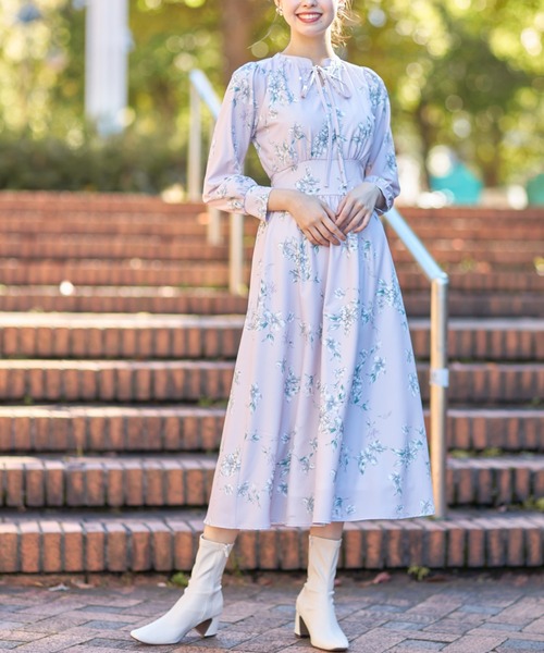 tocco closet（トッコ　クローゼット）の「リボン付きスタンドカラーフラワープリントワンピース（ワンピース・レディース・グレー系その他/ラベンダー・M）」の9枚目の写真