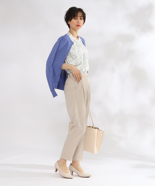 SHOO・LA・RUE(シューラルー)の「◆【美脚シルエット】上品見え テーパードパンツ(その他パンツ・レディース・ブラック/ライトベージュ/ライトブルー/ピンク系・01/03/10/02/05/04)」の12枚目の写真