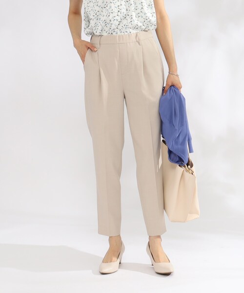 SHOO・LA・RUE(シューラルー)の「◆【美脚シルエット】上品見え テーパードパンツ(その他パンツ・レディース・ブラック/ライトベージュ/ライトブルー/ピンク系・01/03/10/02/05/04)」の14枚目の写真