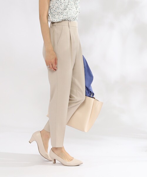 SHOO・LA・RUE(シューラルー)の「◆【美脚シルエット】上品見え テーパードパンツ(その他パンツ・レディース・ブラック/ライトベージュ/ライトブルー/ピンク系・01/03/10/02/05/04)」の15枚目の写真