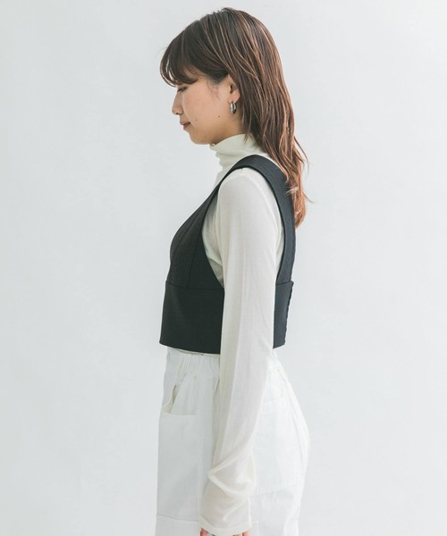 KBF(ケイビーエフ)の「カーブラインビスチェ(ベスト・レディース・ブラック/モカ・ONE)」の19枚目の写真