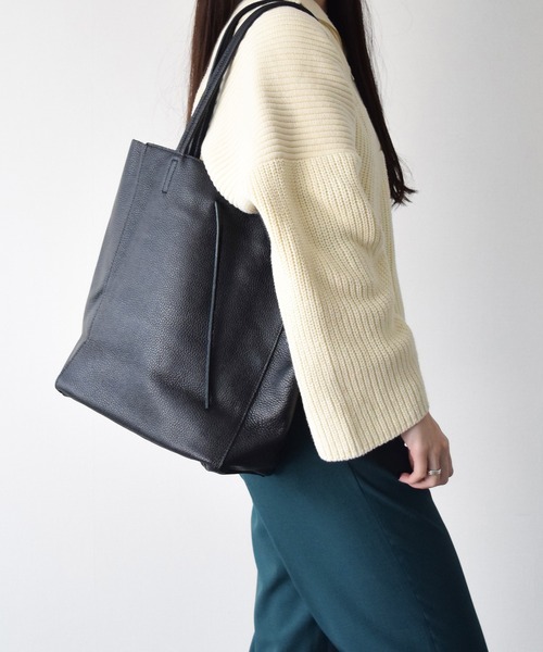 andrea cardone（アンドレアカルドネ）の「【ANDREA CARDONE】スムースレザートートバッグ(Q36602)（トートバッグ・レディース・ブラック/ライトベージュ/ライトグレー・ALL）」の8枚目の写真