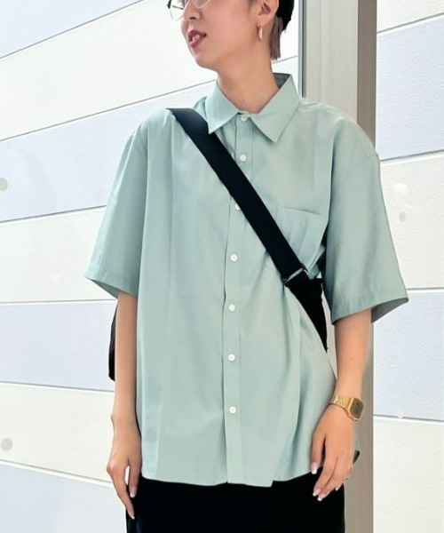 PLUS ONE（プラスワン）の「【接触冷感】【PLUS ONE】サラサラCOOL半袖シャツ / 吸水速乾（シャツ/ブラウス・メンズ・サックスブルー/ベージュ/ブラック×グレー/ケリーグリーン/ブラウン/ブラック・L/M/XL/S）」の5枚目の写真