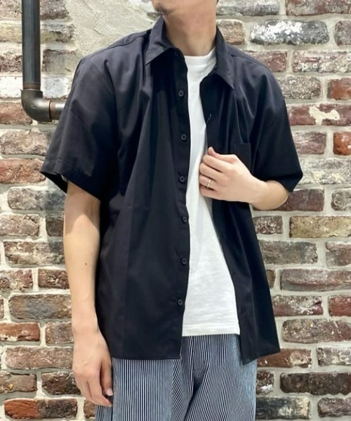 PLUS ONE（プラスワン）の「【接触冷感】【PLUS ONE】サラサラCOOL半袖シャツ / 吸水速乾（シャツ/ブラウス・メンズ・サックスブルー/ベージュ/ブラック×グレー/ケリーグリーン/ブラウン/ブラック・L/M/XL/S）」の2枚目の写真