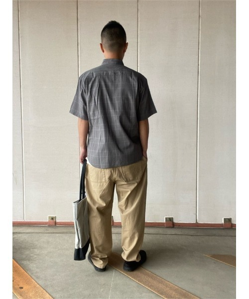 PLUS ONE（プラスワン）の「【接触冷感】【PLUS ONE】サラサラCOOL半袖シャツ / 吸水速乾（シャツ/ブラウス・メンズ・サックスブルー/ベージュ/ブラック×グレー/ケリーグリーン/ブラウン/ブラック・L/M/XL/S）」の21枚目の写真