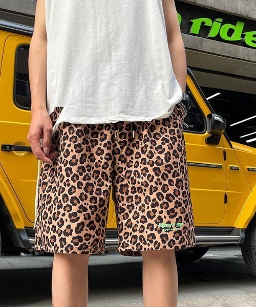 WARAIJOGO(ワライジョウゴ)の「【WARAIJOGO(ワライジョーゴ)】ヒョウ柄ハーフパンツ/ショートパンツ(その他パンツ・メンズ・ブラウン/チャコールグレー・XX-LARGE)」の2枚目の写真