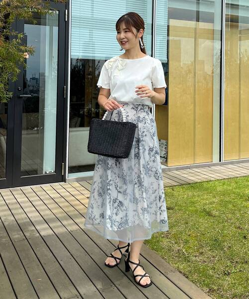 couture brooch(クチュールブローチ)の「◆【大人の甘さをプラス。】袖フレアリボンデザインT(Tシャツ/カットソー・レディース・ベージュ系2/ライトパープル/オフホワイト/チャコールグレー/ブラック系2・38/40/42)」の11枚目の写真