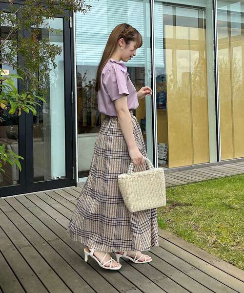 couture brooch(クチュールブローチ)の「◆【大人の甘さをプラス。】袖フレアリボンデザインT(Tシャツ/カットソー・レディース・ベージュ系2/ライトパープル/オフホワイト/チャコールグレー/ブラック系2・38/40/42)」の19枚目の写真