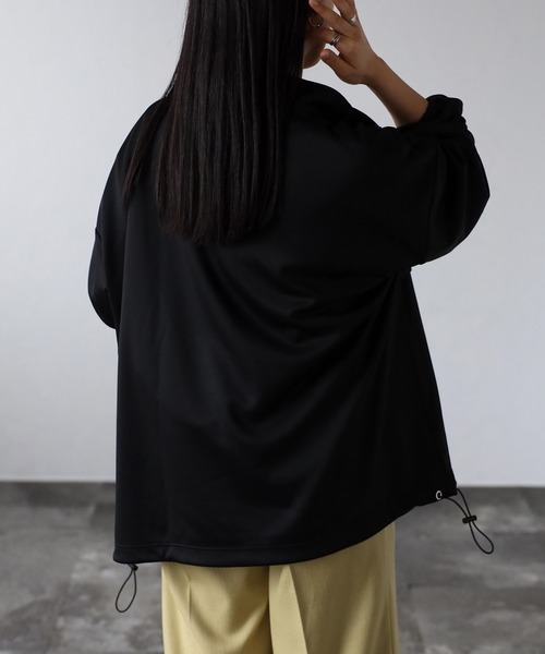 CREARE -LINO-(クレアーレリノ)の「ダンボール ビックシルエット スタンドカラー ハーフジップ アノラックシャツ <ユニセックス>(Tシャツ/カットソー・メンズ・ブラック/グレイッシュベージュ・L/M)」の5枚目の写真