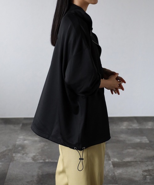 CREARE -LINO-(クレアーレリノ)の「ダンボール ビックシルエット スタンドカラー ハーフジップ アノラックシャツ <ユニセックス>(Tシャツ/カットソー・メンズ・ブラック/グレイッシュベージュ・L/M)」の6枚目の写真