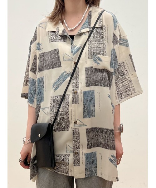 PLUS ONE(プラスワン)の「【PLUS ONE】総柄半袖シャツ(シャツ/ブラウス・メンズ・ブラック/ベージュ/ホワイト・XL/M/L)」の3枚目の写真