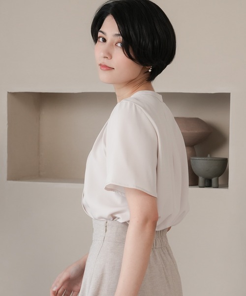 TRUDEA(トルディア)の「とろみバンドカラー2WAYブラウス(シャツ/ブラウス・レディース・ピンクベージュ/ベージュ/ライトグレー/ホワイト/ラベンダー・SMALL/MEDIUM/LARGE)」の7枚目の写真