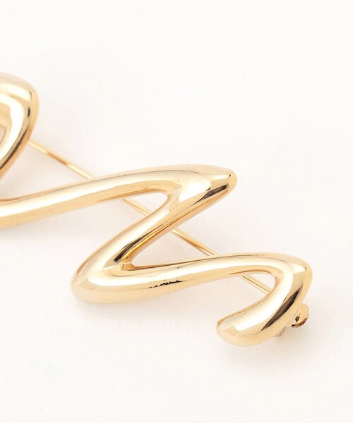 23区(ニジュウサンク)の「Vモチーフ ブローチ(ブローチ/コサージュ・レディース・シルバー系/ゴールド系・F)」の3枚目の写真