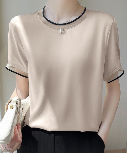 BLANC FICELLE(ブランフィセル)の「ライン入り クルーネック Tシャツ(Tシャツ/カットソー・レディース・アイボリー/ブラック/ベージュ・M/L/XL)」の3枚目の写真