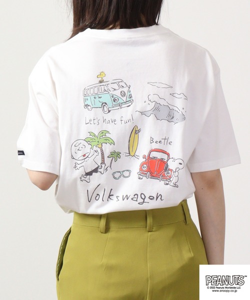 PEANUTS（ピーナッツ）の「PEANUTS ｽﾇｰﾋﾟｰ/ﾌｫﾙｸｽﾜｰｹﾞﾝ ﾀﾞﾌﾞﾙﾈｰﾑｺﾗﾎﾞ 親子お揃いで着れる半袖Tシャツ（Tシャツ/カットソー・レディース・ホワイト系/ホワイト系1/ホワイト系2/ネイビー系/ブルー系/ピンク系/ホワイト/ブルー/ピンク/ネイビー・M/L/LL）」の4枚目の写真