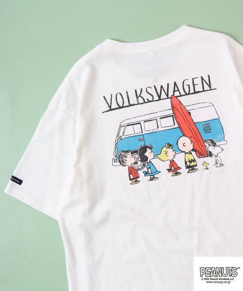 PEANUTS（ピーナッツ）の「PEANUTS ｽﾇｰﾋﾟｰ/ﾌｫﾙｸｽﾜｰｹﾞﾝ ﾀﾞﾌﾞﾙﾈｰﾑｺﾗﾎﾞ 親子お揃いで着れる半袖Tシャツ（Tシャツ/カットソー・レディース・ホワイト系/ホワイト系1/ホワイト系2/ネイビー系/ブルー系/ピンク系/ホワイト/ブルー/ピンク/ネイビー・M/L/LL）」の5枚目の写真