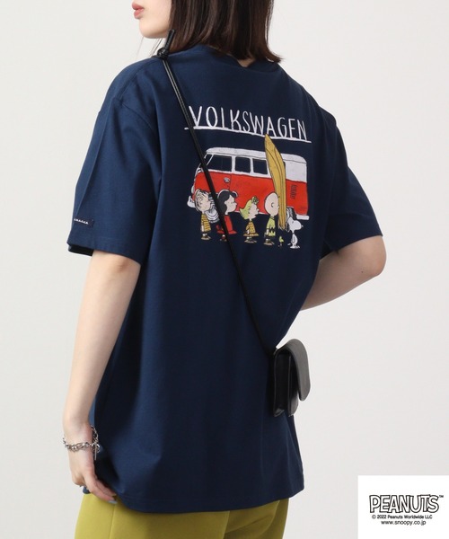 PEANUTS（ピーナッツ）の「PEANUTS ｽﾇｰﾋﾟｰ/ﾌｫﾙｸｽﾜｰｹﾞﾝ ﾀﾞﾌﾞﾙﾈｰﾑｺﾗﾎﾞ 親子お揃いで着れる半袖Tシャツ（Tシャツ/カットソー・レディース・ホワイト系/ホワイト系1/ホワイト系2/ネイビー系/ブルー系/ピンク系/ホワイト/ブルー/ピンク/ネイビー・M/L/LL）」の8枚目の写真