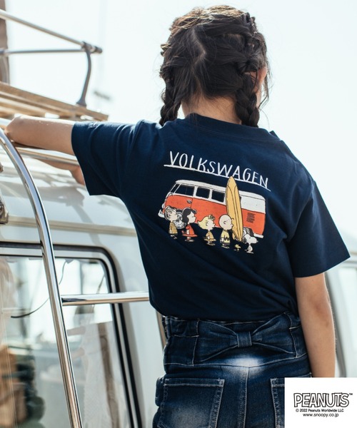 PEANUTS（ピーナッツ）の「PEANUTS ｽﾇｰﾋﾟｰ/ﾌｫﾙｸｽﾜｰｹﾞﾝ ﾀﾞﾌﾞﾙﾈｰﾑｺﾗﾎﾞ 親子お揃いで着れる半袖Tシャツ（Tシャツ/カットソー・レディース・ホワイト系/ホワイト系1/ホワイト系2/ネイビー系/ブルー系/ピンク系/ホワイト/ブルー/ピンク/ネイビー・M/L/LL）」の19枚目の写真