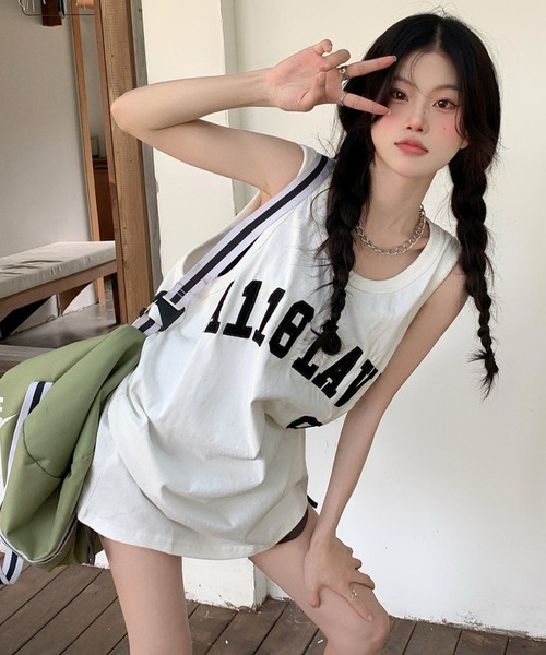 meJane（ミージェーン）の「A118LAVE88ロゴ刺繍 BIGシルエットトップス（タンクトップ・レディース・モカ/ホワイト/ブルー・FREE）」の9枚目の写真