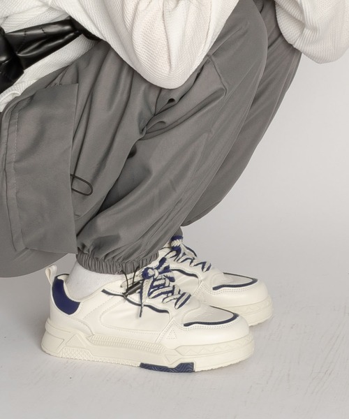 SVEC（シュベック）の「編み込みシューレース レースアップ ローカット 厚底スニーカー（スニーカー・レディース・ホワイト×レッド/ホワイト×グリーン/ホワイト×ブルー・35/36/37/38/39/40）」の3枚目の写真