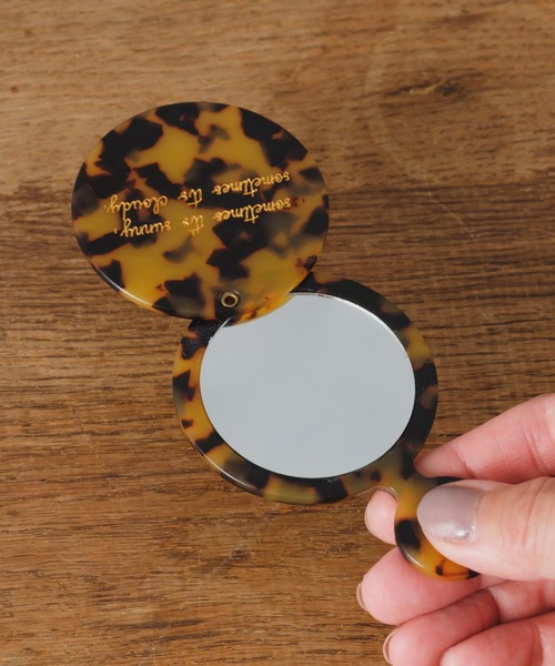 BIRTHDAY BAR（バースデイバー）の「アセチ コンパクトミラー（手鏡/メイクミラー・レディース・ブラウン/オレンジ/グリーン/アイボリー/ブラック/ブルー・フリー）」の16枚目の写真