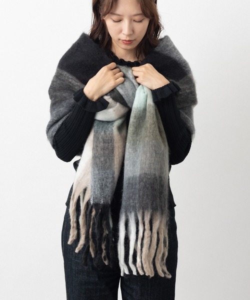 emonique（エモニーク）の「ボリューム フリンジ大判マフラー ブロックチェック ふわふわざっくり（マフラー・レディース・その他7/その他9/その他6/その他1/その他2/その他5/その他4/その他8/その他3/その他10・FREE）」の2枚目の写真