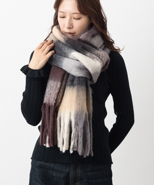 emonique（エモニーク）の「ボリューム フリンジ大判マフラー ブロックチェック ふわふわざっくり（マフラー・レディース・その他7/その他9/その他6/その他1/その他2/その他5/その他4/その他8/その他3/その他10・FREE）」の3枚目の写真