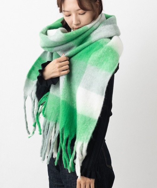 emonique（エモニーク）の「ボリューム フリンジ大判マフラー ブロックチェック ふわふわざっくり（マフラー・レディース・その他7/その他9/その他6/その他1/その他2/その他5/その他4/その他8/その他3/その他10・FREE）」の6枚目の写真
